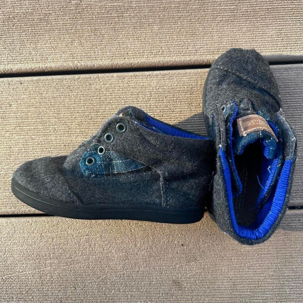 Black, Blue and grey toddlers size 7 shoes Slip‎ on